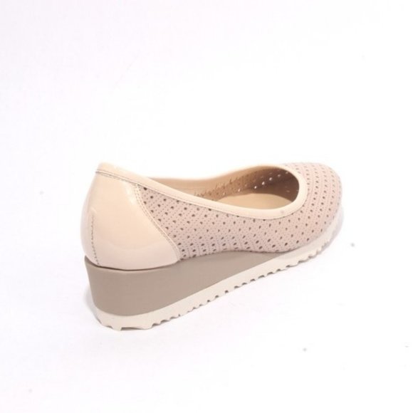 ITALIAN Beige Perforated Leather Patent Wedge Pump - Picture 4 of 8